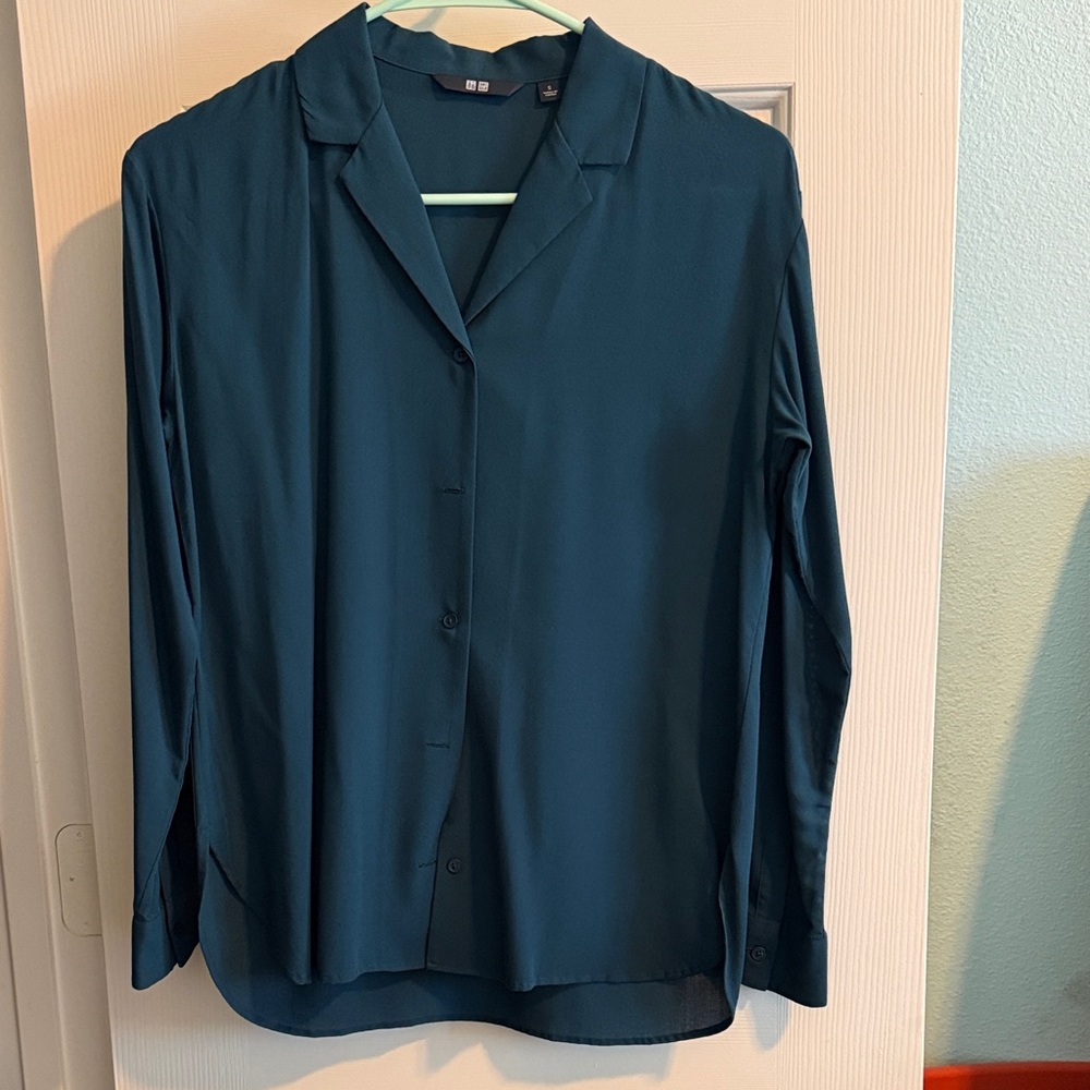 Uniqlo Teal Button Down Shirt